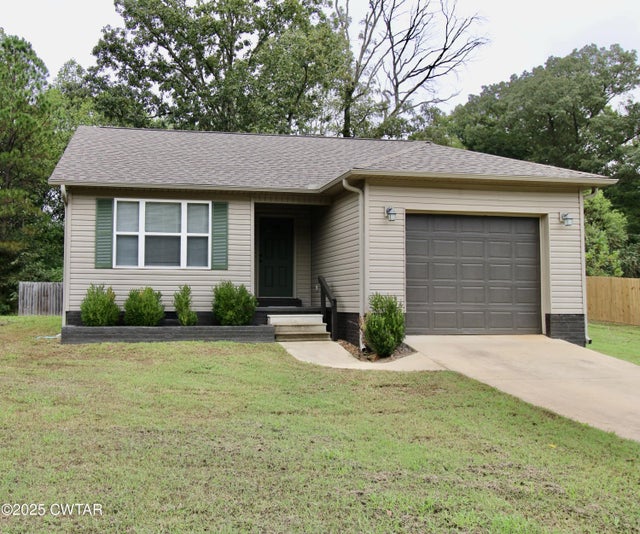 422 Saddle Club Loop, Lexington