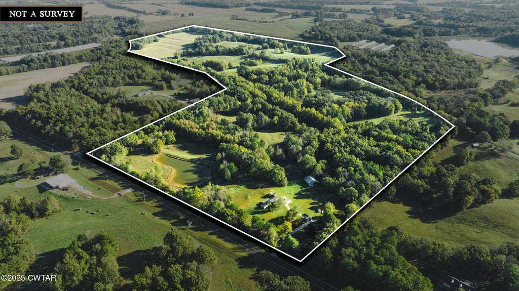 2690 Highway 118, Dresden