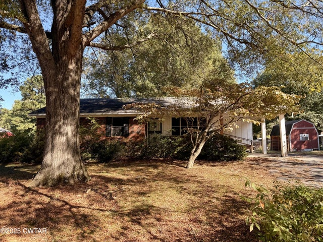 733 Walnut Hill Circle, Brownsville