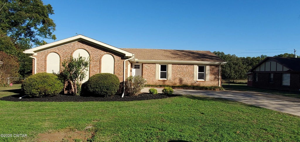 411 Honey Locust Drive, South Fulton