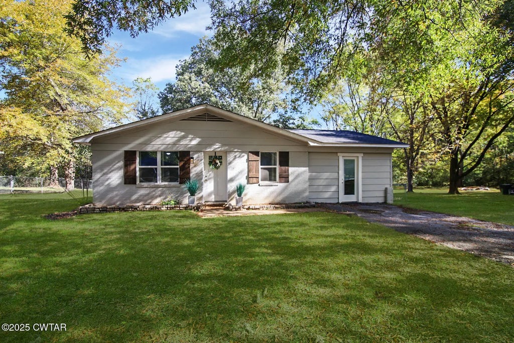 160 Peggy Lane, Atwood