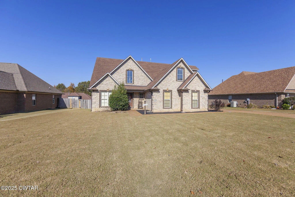 226 Fawn Ridge Lane, Medina