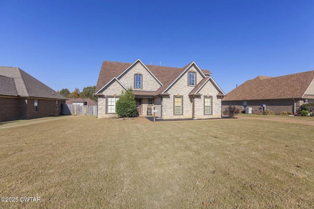 226 Fawn Ridge Lane, Medina