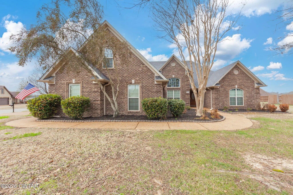 335 Short Leaf Drive, Medina