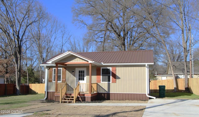 1042 Horton Street, Milan