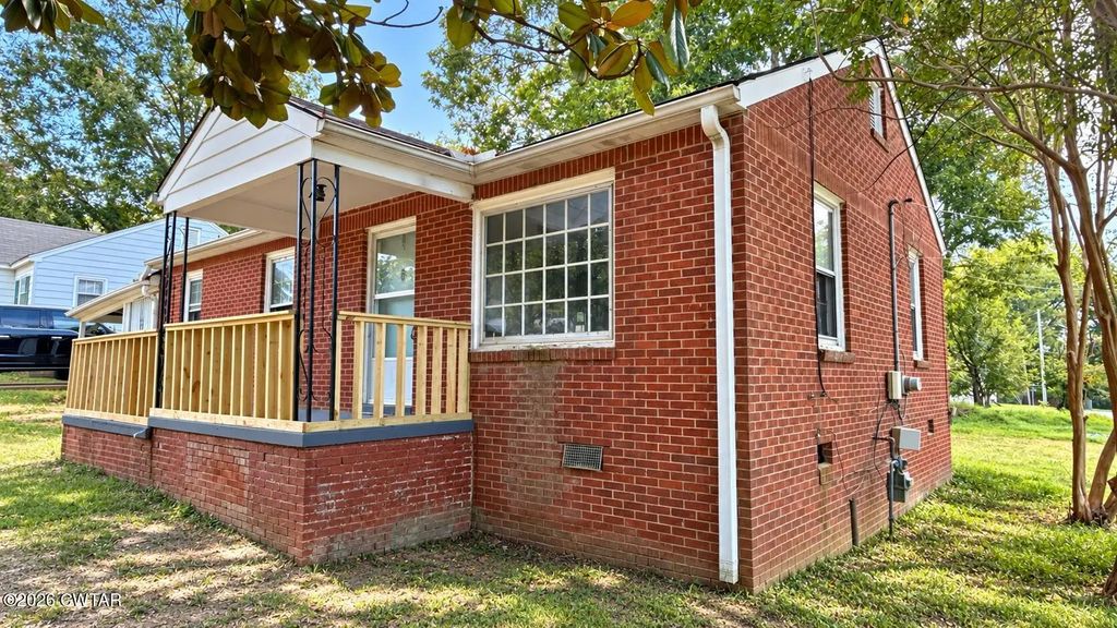 123 Courtland Street, Jackson