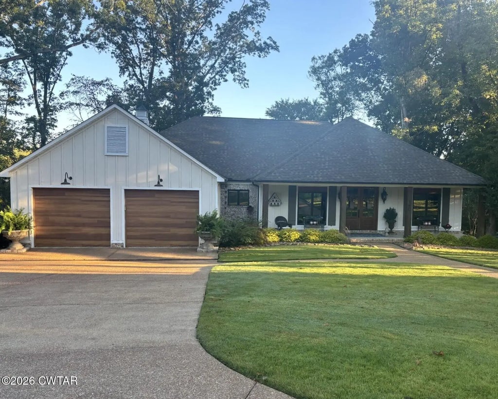 140 Lakewood Drive, Lexington