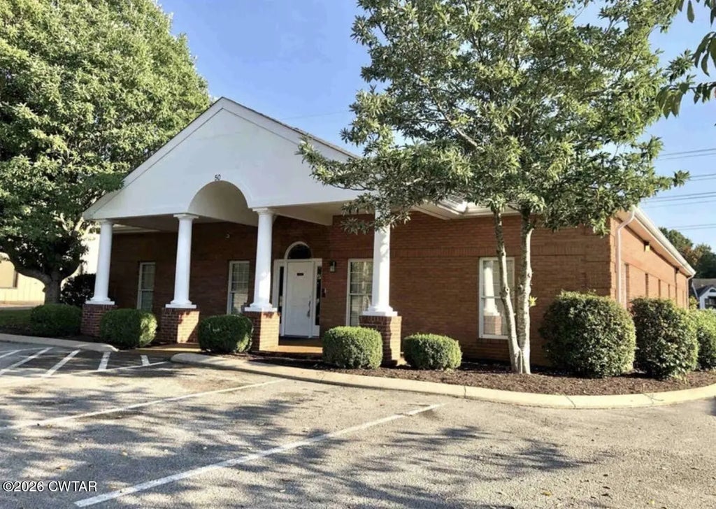 50 Volunteer Boulevard, Jackson