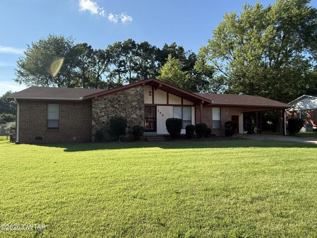 149 Commanche Trail, Jackson