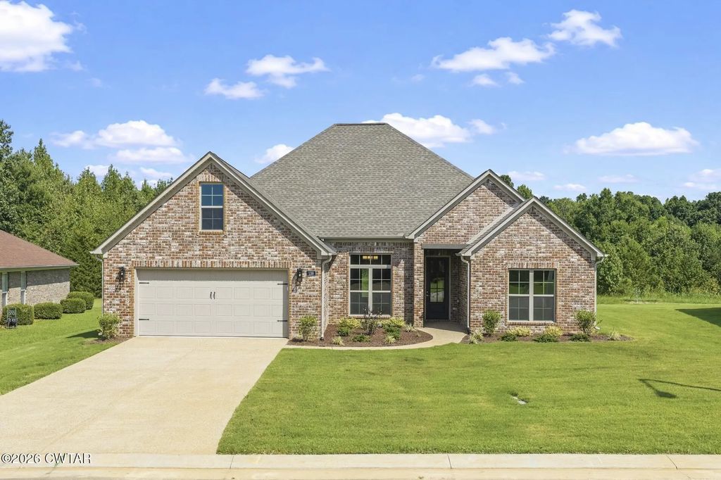 138 Roxbury Drive, Jackson