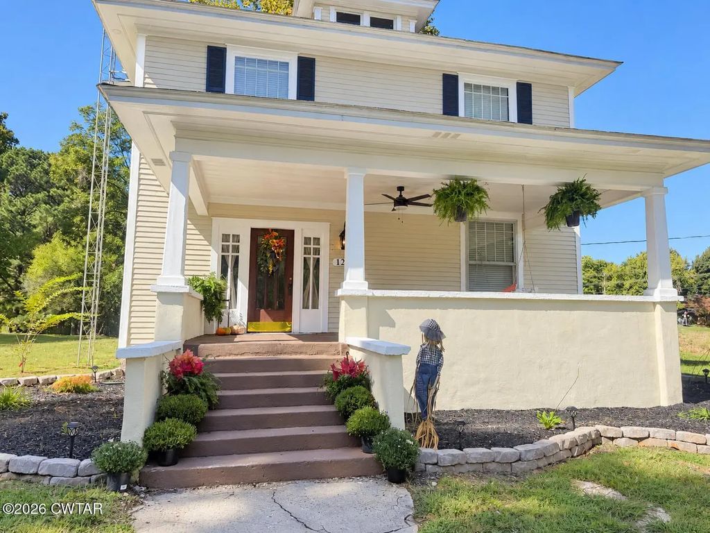 127 S Cochran Street, Troy