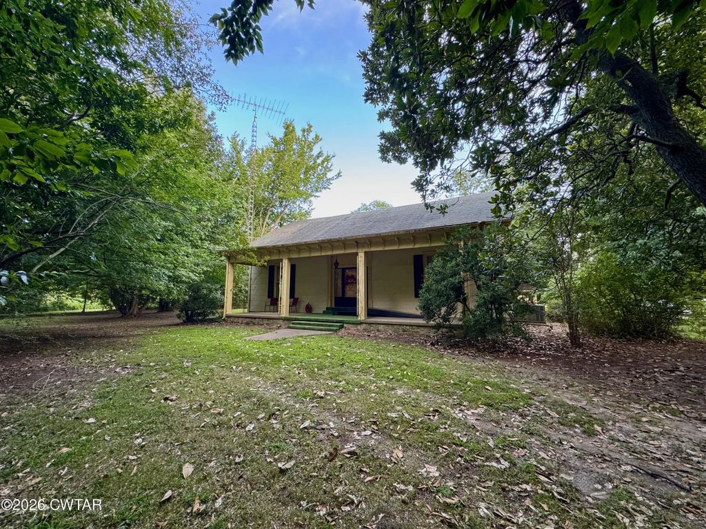 714 Wolverine Road, Troy