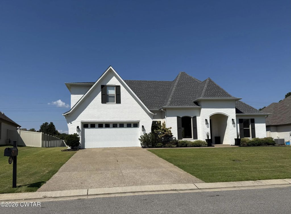 253 Saddlebrook Drive, Medina