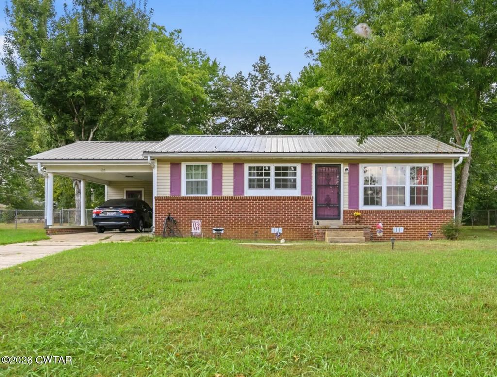 605 Natchez Trace Drive, Lexington