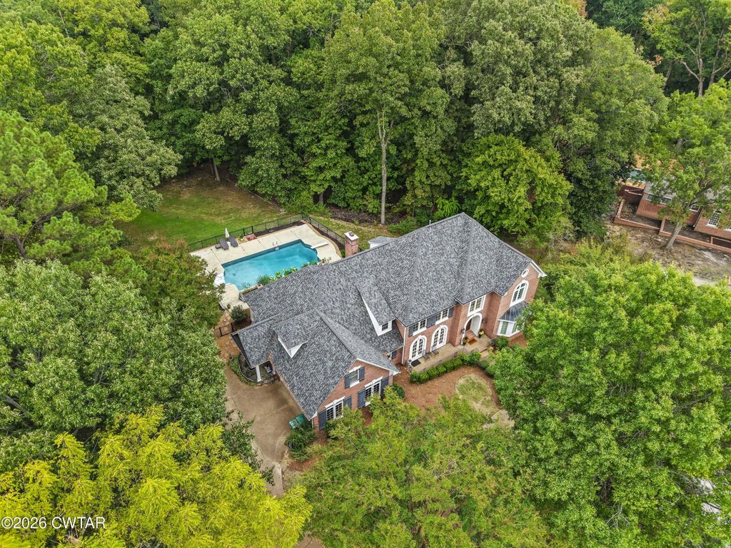 20 Deepwood Drive, Jackson