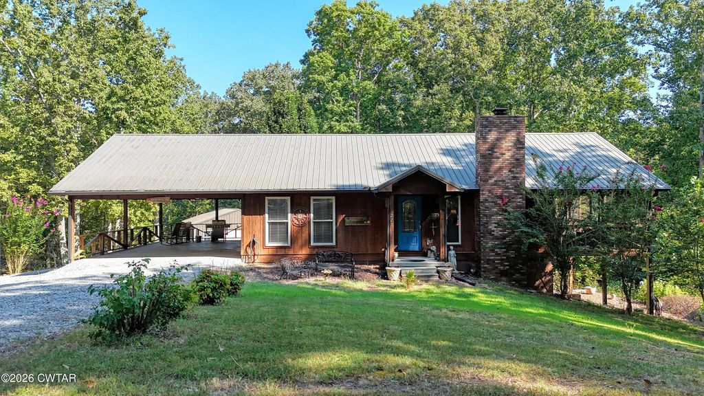 221 Grace Lane, Eva