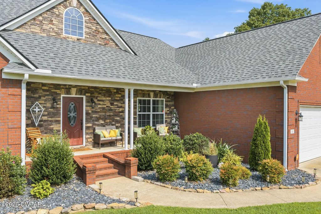 11 Creekside Road, Lexington