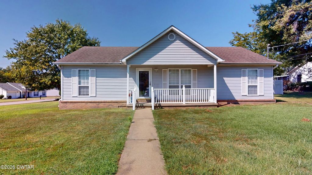 881 Sir Lionel Street, Dyersburg