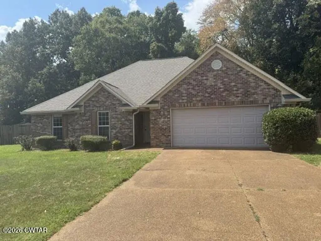 235 Sparrow Cove, Medina