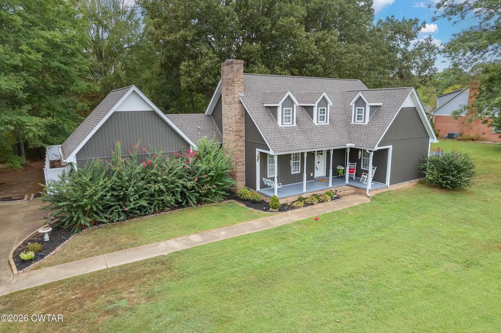 225 Meadowbrook Circle, Lexington