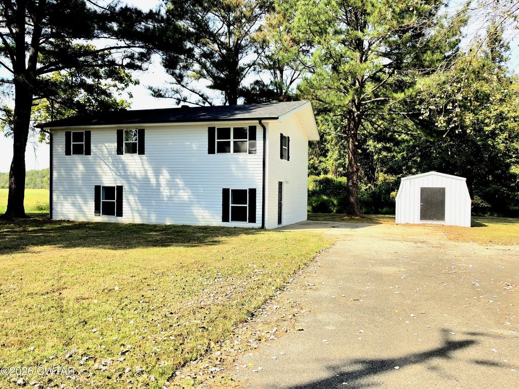 670 W Main Street, Dresden