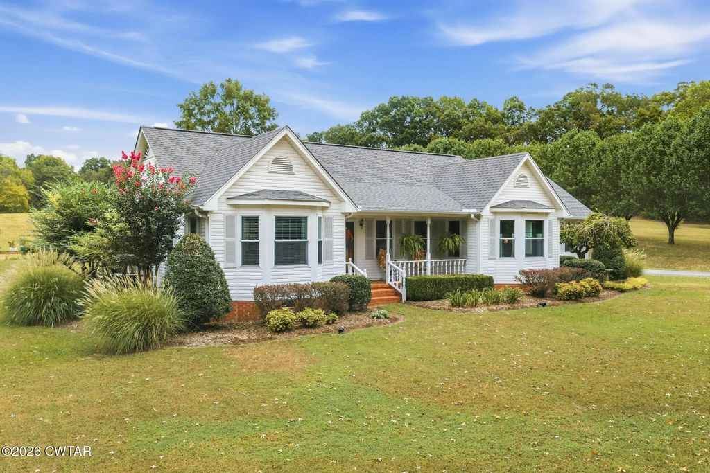 688 Twin Oaks Road, Lexington