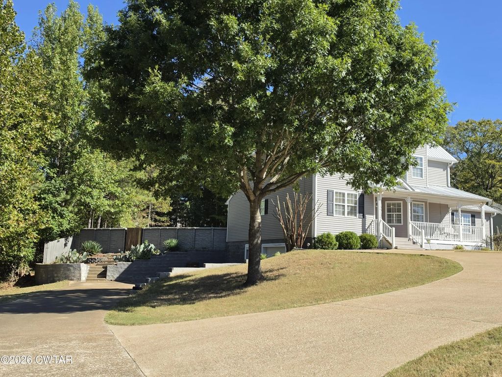 486 Lakeshore Drive, Lexington
