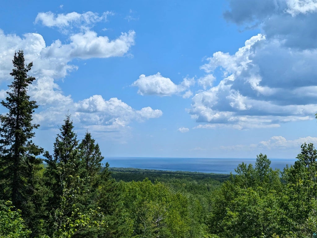 50xx Lakewood Rd, Duluth