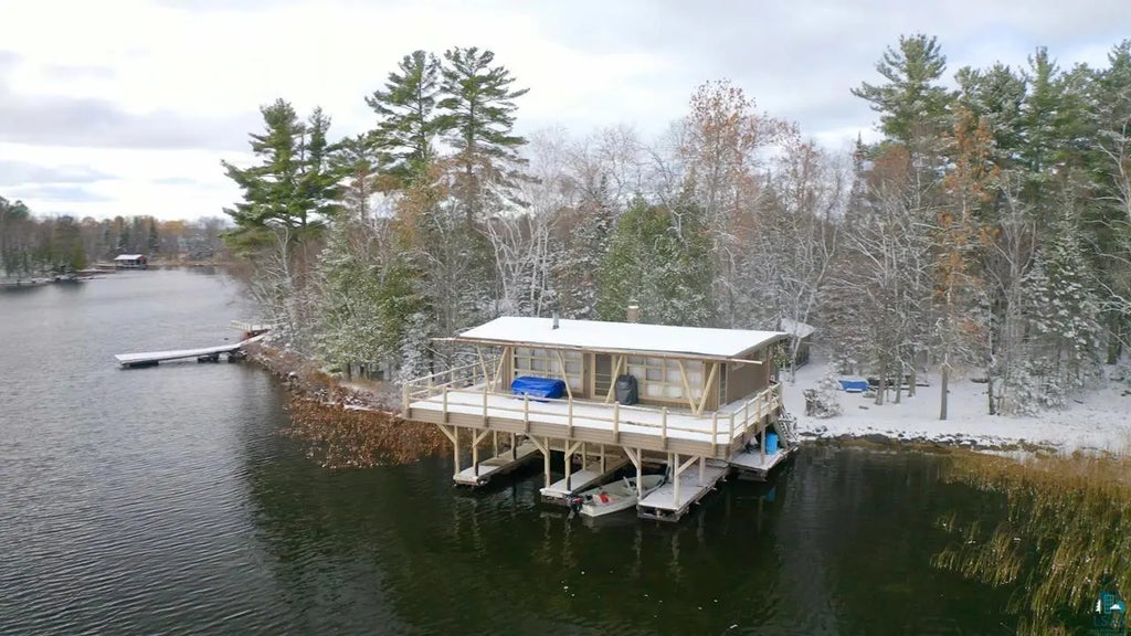 Xxx Lake Vermilion, Cook