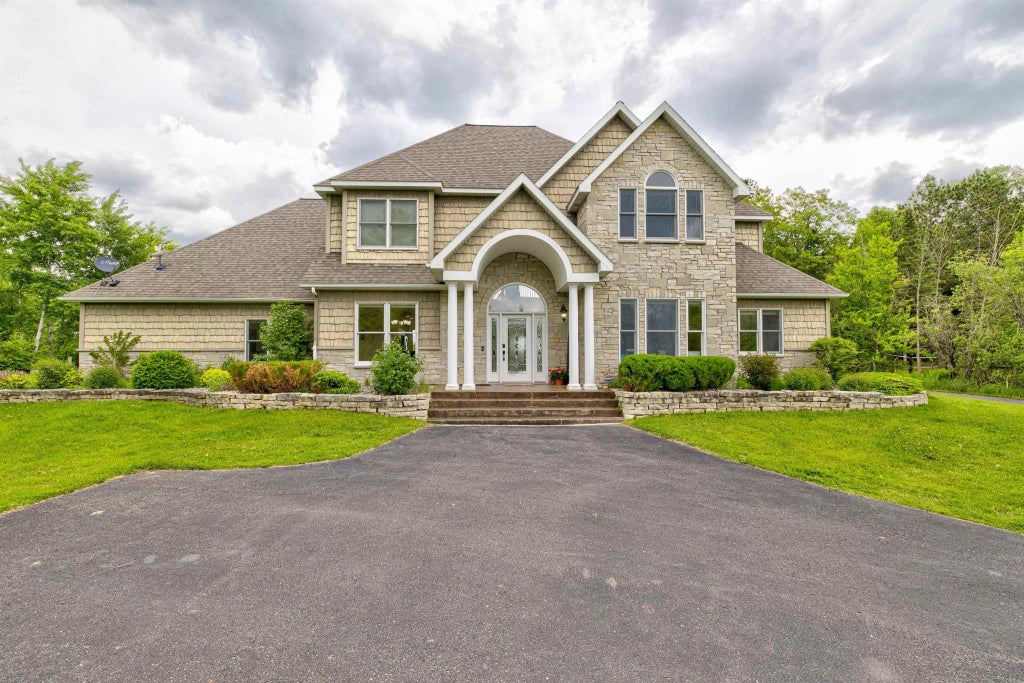 7926 S County Rd A, Superior