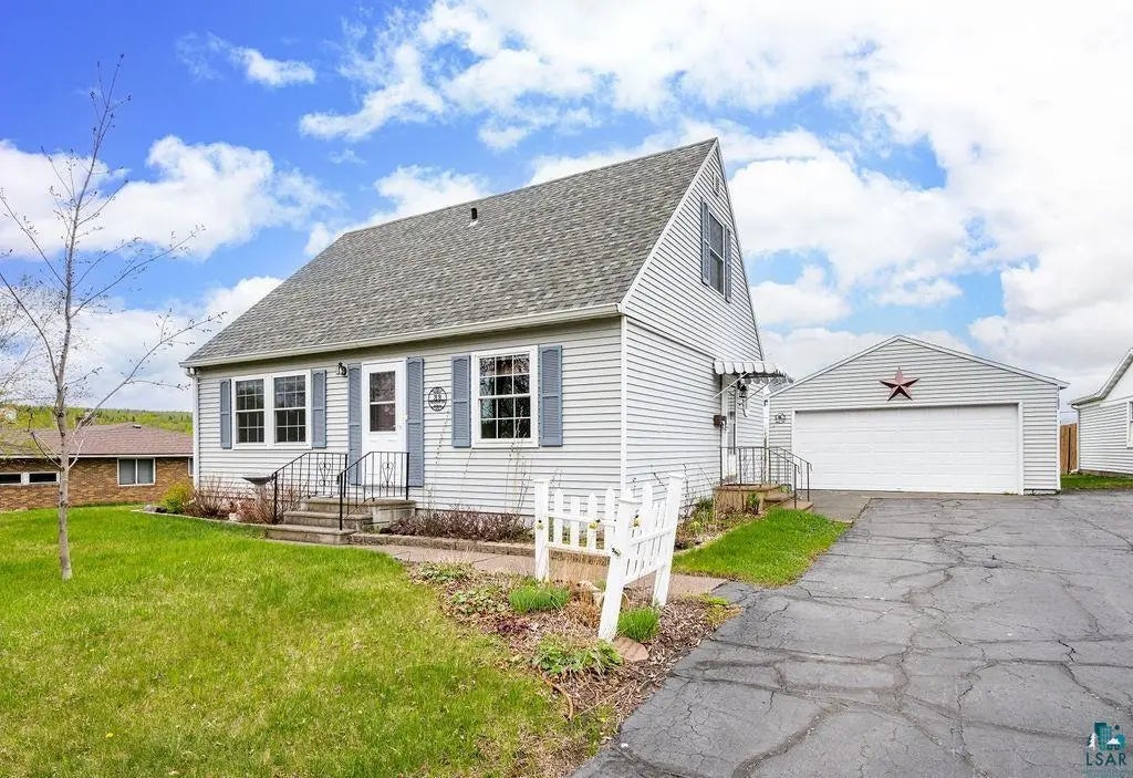 33 Nelson Dr, Silver Bay