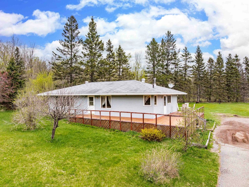 6242 Highway 1, Silver Bay