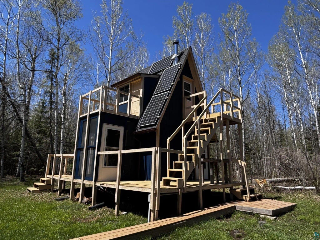 361 Moose Valley Rd, Hovland