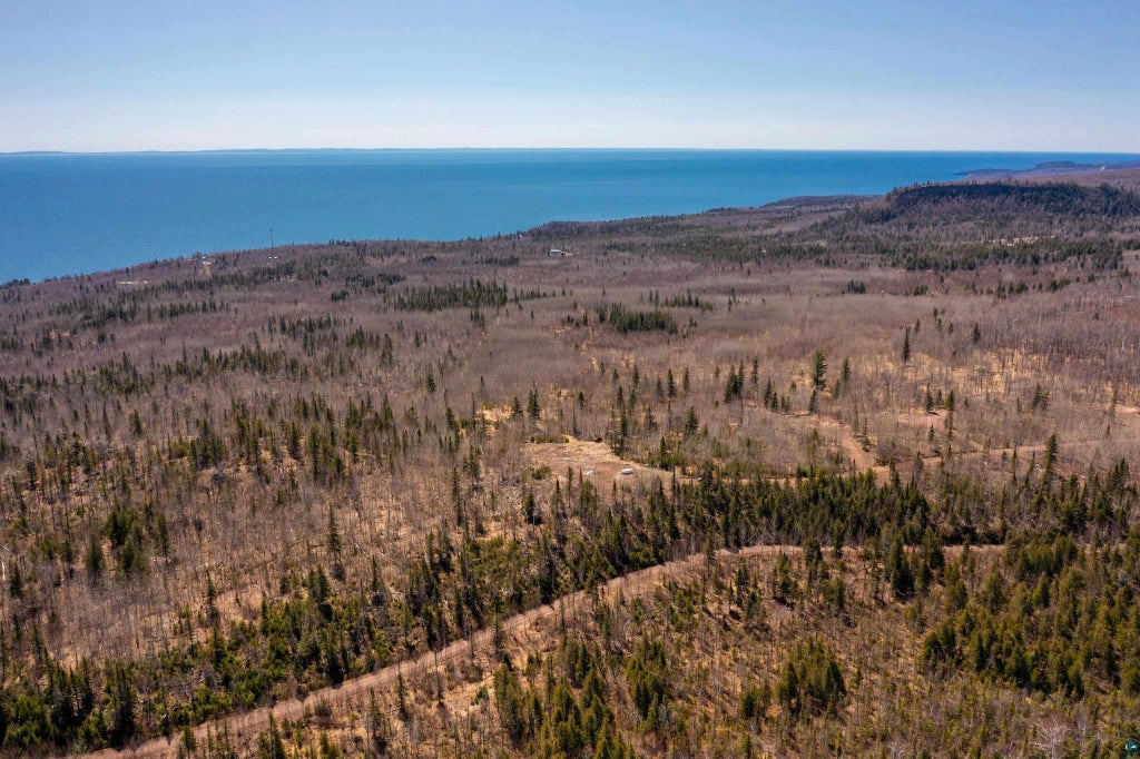 6758 Mountain Home Tr, Silver Bay