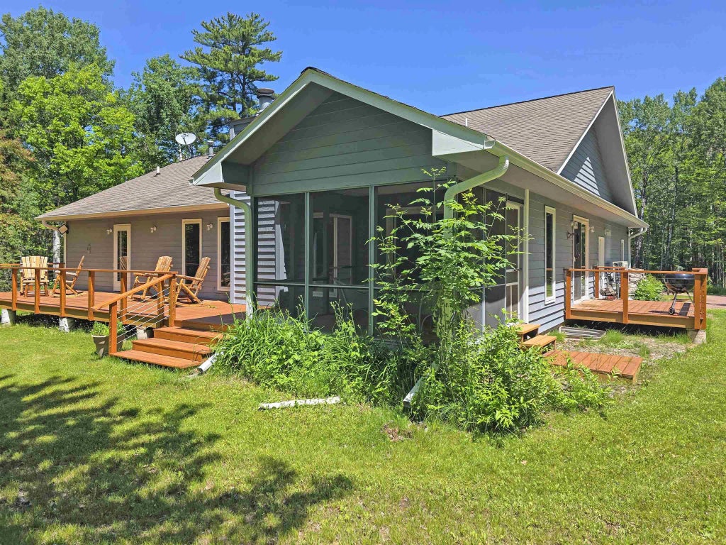 1161 Middle Rd, LaPointe