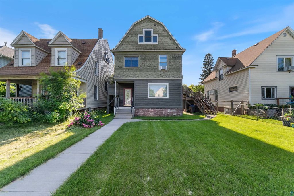 1117 Hammond Ave, Superior