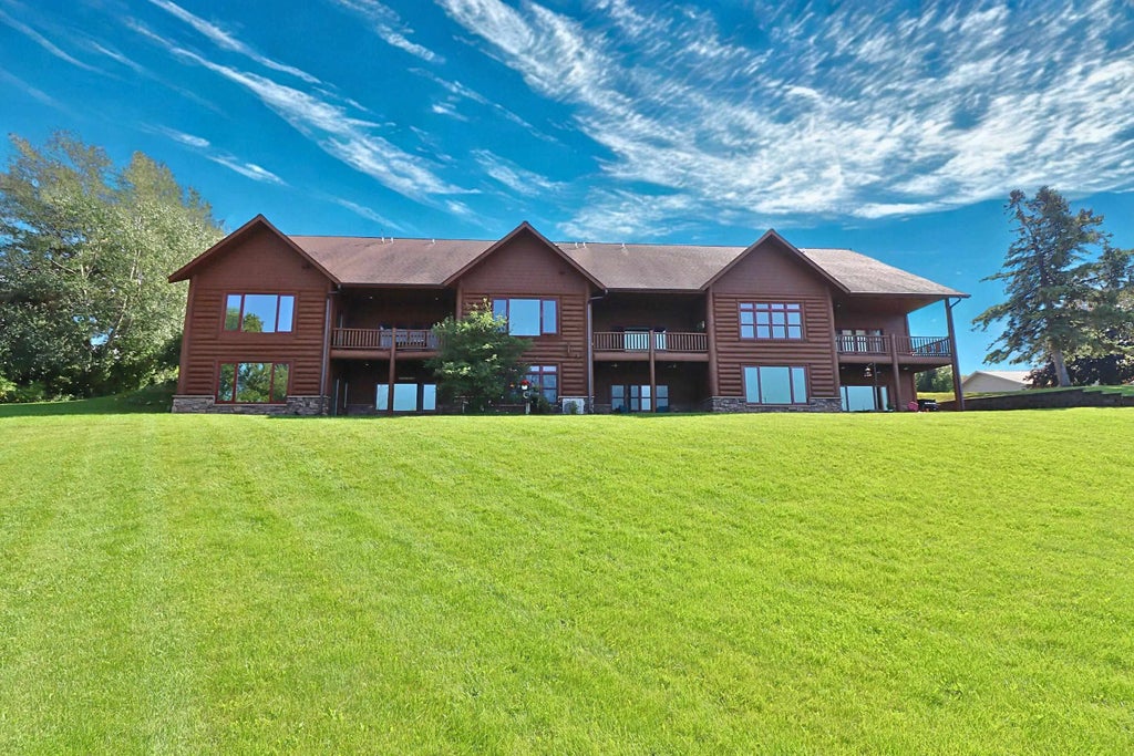 2729 Lake Shore Dr E 4, Ashland