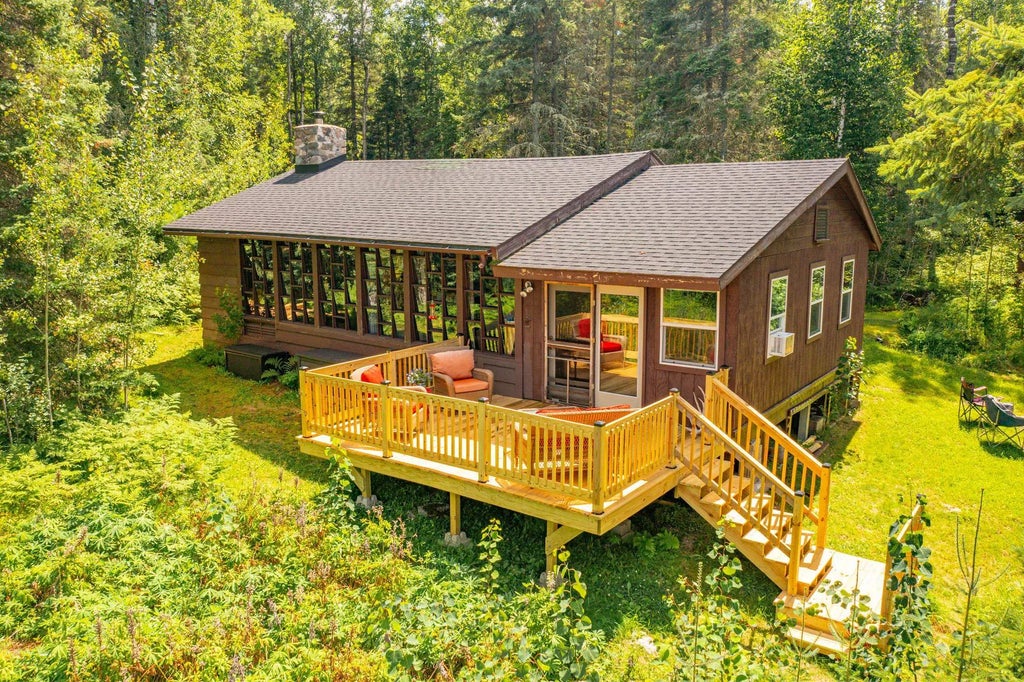 8431 Timber Bay Rd, Babbitt