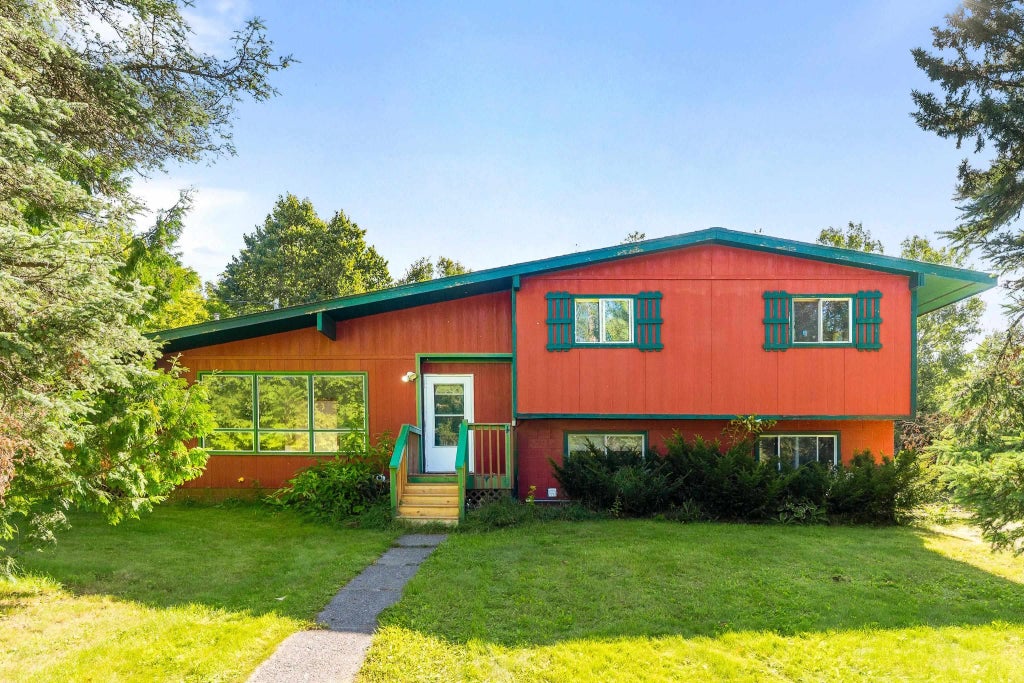 3898 Highway 2, Two Harbors