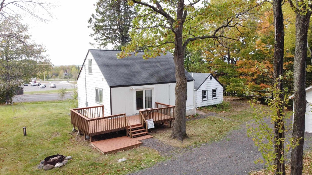 4756 S County Rd F, Maple