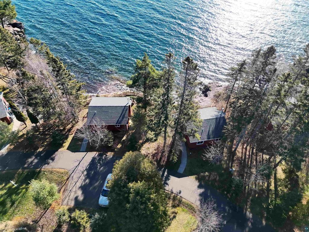 4-540 Old North Shore Rd, Two Harbors