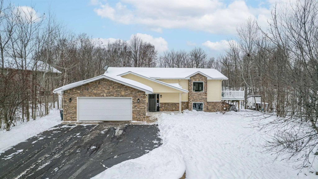 4809 Oak Ridge Dr, Hermantown