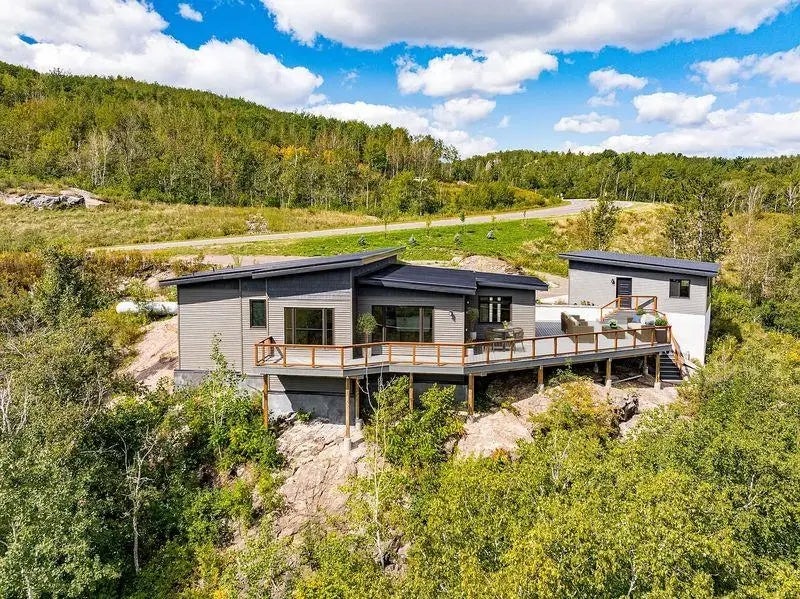 2102 N 40th Ave W, Duluth