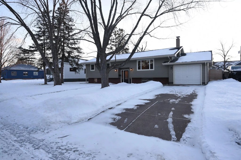 1217 6th Ave W, Ashland