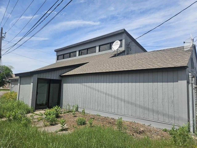 30 N 8th St, Cloquet