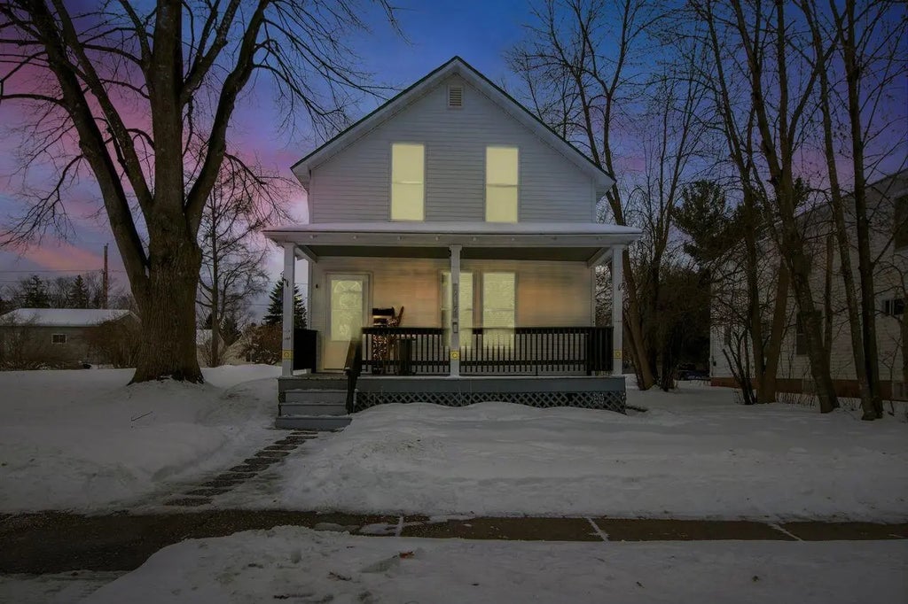 915 11th Ave W, Ashland