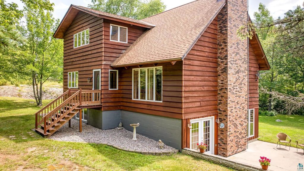 2606 Bear Island Resort Rd, Babbitt