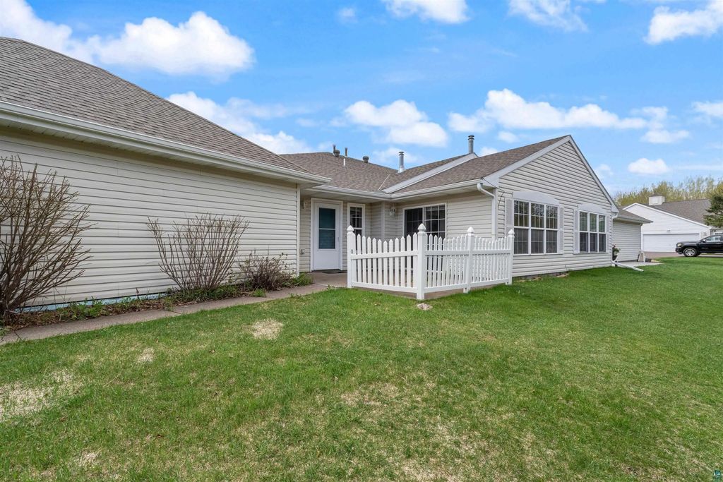 2116 Miller Creek Dr 33, Duluth