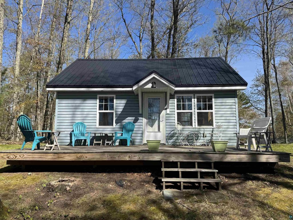 65705 South Point Dr, Iron River