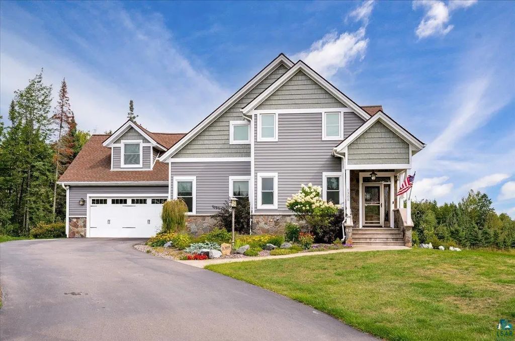 1305 Harbor Hills Dr, Two Harbors